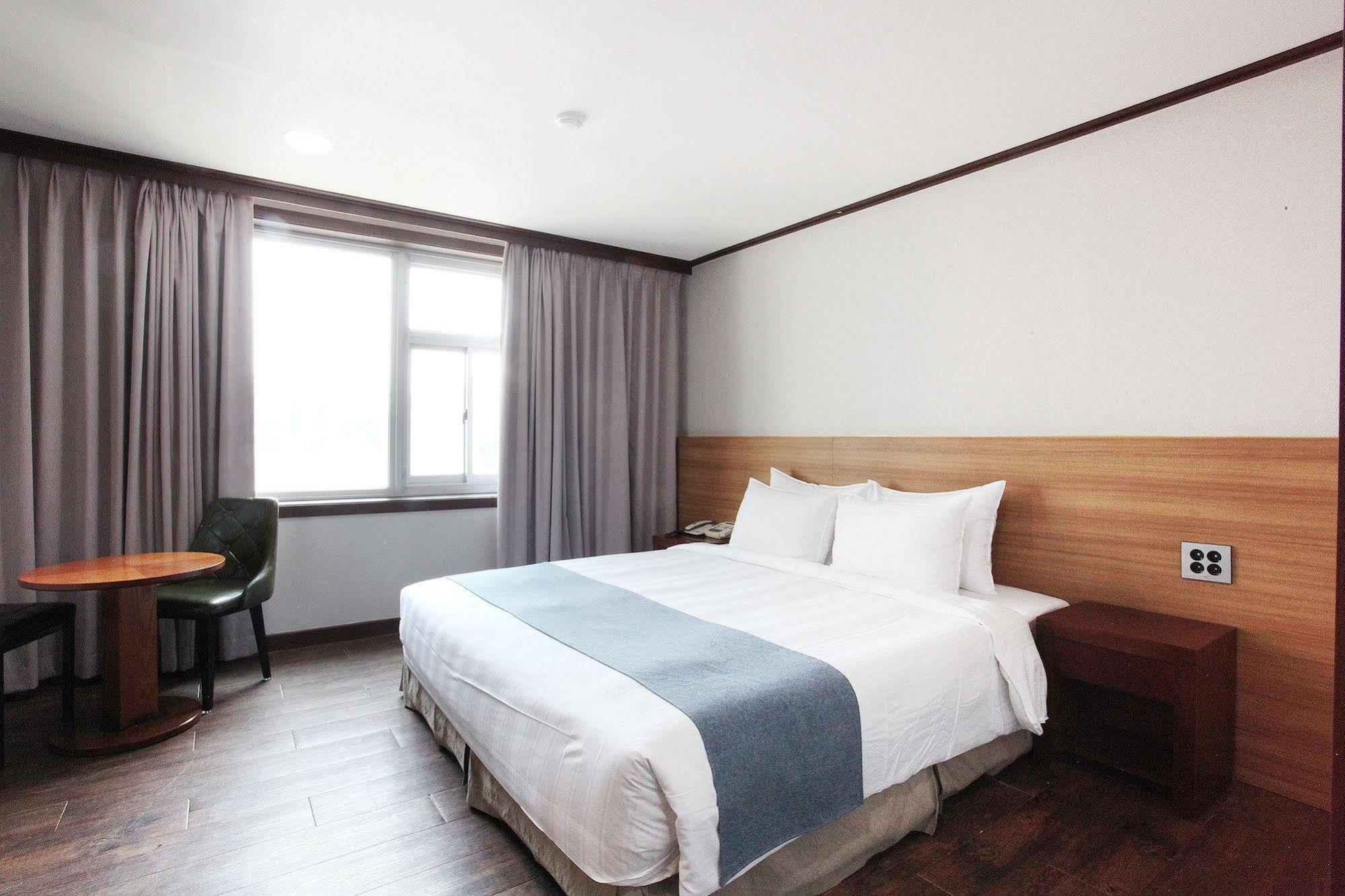 Noblesse Hotel Jeju Exterior photo