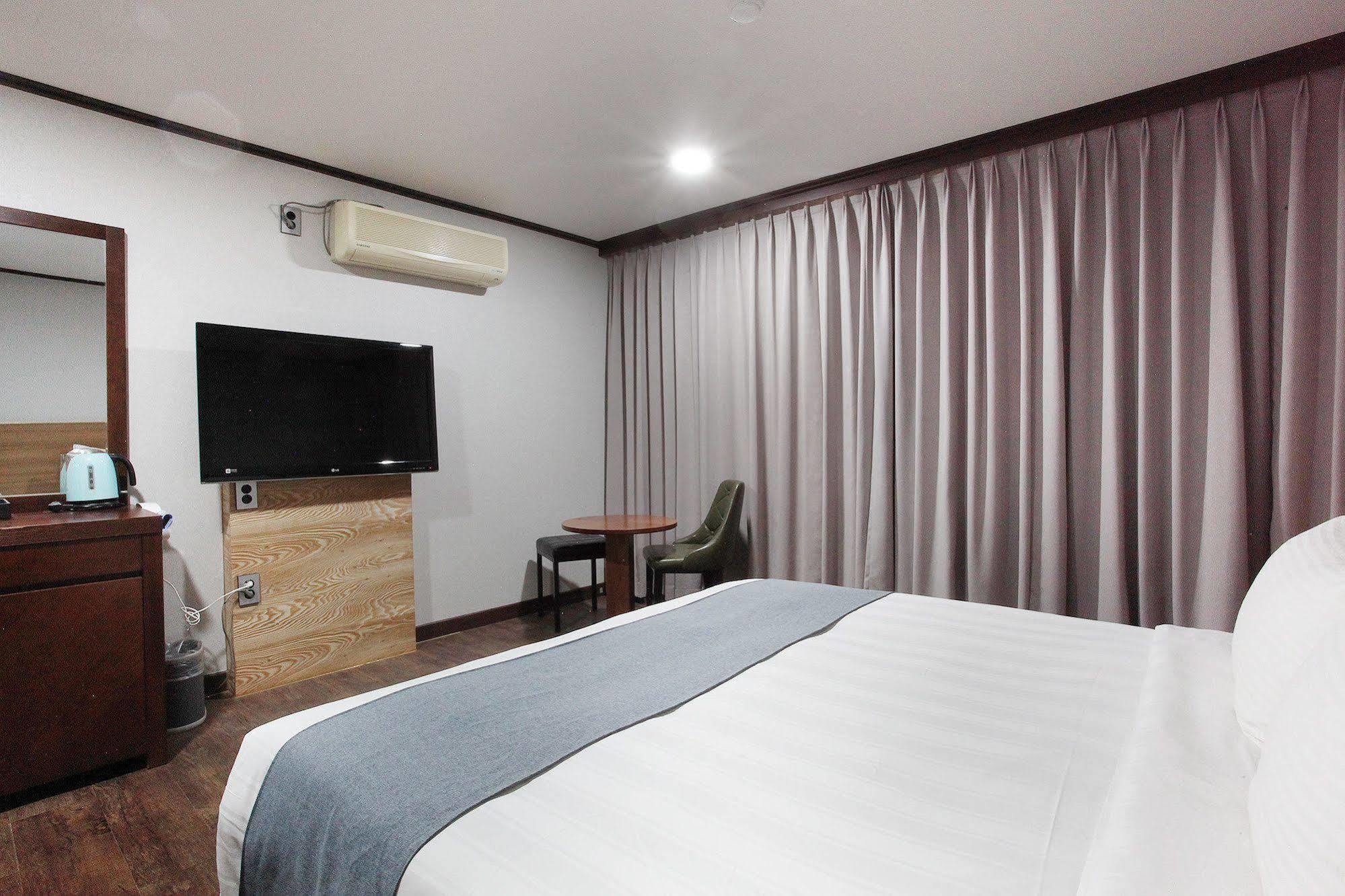 Noblesse Hotel Jeju Exterior photo